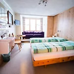 Hotel Hold Ag